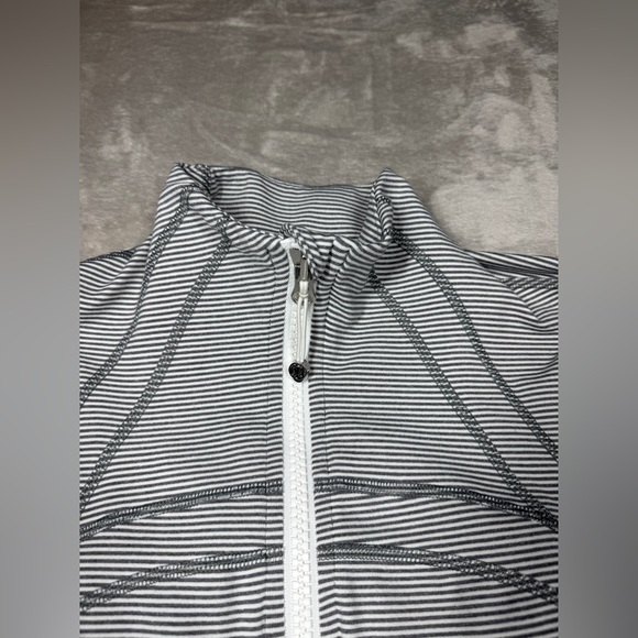 Lululemon Define Tonka Stripe Heathered Slate White Full Zip Athletic Jacket 10 - Picture 6 of 16